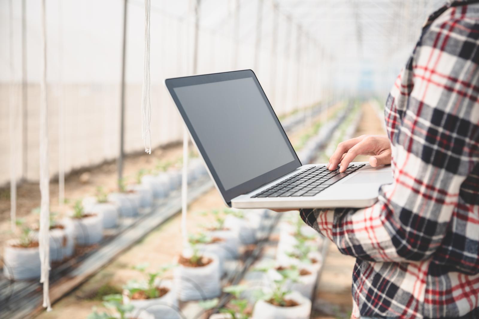“중소 농가도 AI활용해 농사짓고, 위성 통해 농작물 수급 예측”
